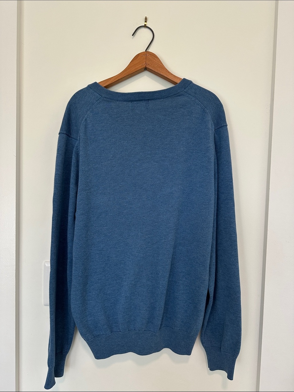 Brooks Brothers Blue V-Neck Men’s Sweater - Picture 3 of 4